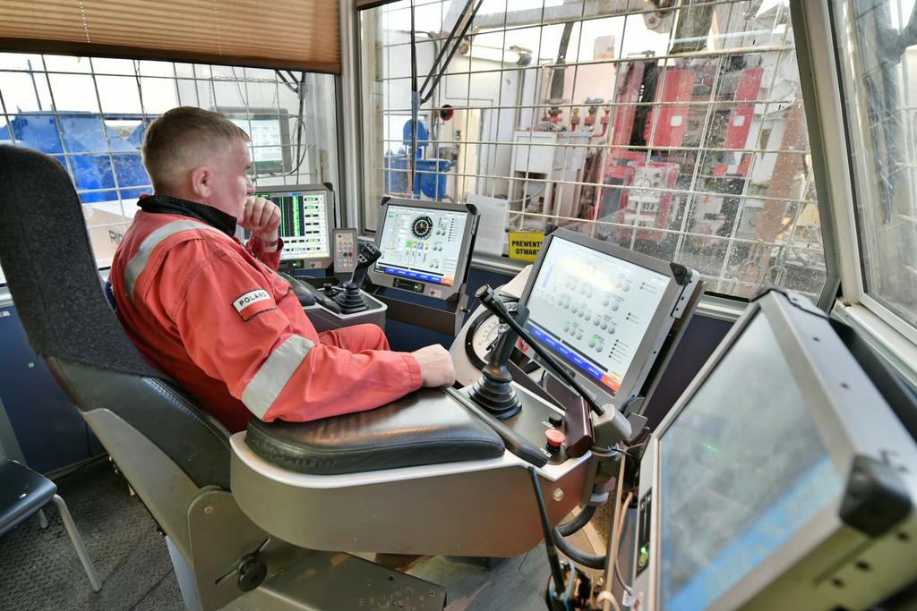 PERSONEL EXALO Specjaliści EXALO posiadają niezbędną wiedzę doświadczenie oraz umiejętności, aby z najwyższą efektywnością wykonywać zlecone zadania.