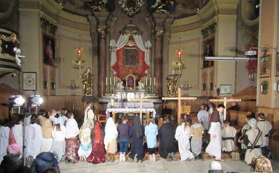 6 7 wydarzyło się misterium inwałdzkiej młodzieży Kerygmat czyli najważniejsze prawdy naszej wiary, które zostały ukazane w Misterium Inwałdzkiej młodzieży poprzez rozmowę chorej dziewczyny, jej