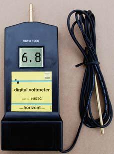 i elektryzatorze w przedziale od 200V do 9900V.