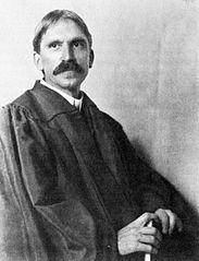 JOHN DEWEY ur. 1859 zm. 1952 Filozof, pedagog, twórca koncepcji szkoły pracy stworzonej jako rozbudowane samowystarczalne gospodarstwo domowe.
