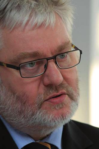 Metoda modyfikacji mieszanki mineralno-asfaltowej gumą z zastosowaniem dodatku tecroad dariusz sybilski, Politechnika Lubelska d.sybilski@ibdim.edu.