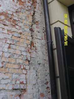 Cracks on external walls of the church 400 m, a głębokość zalegania ich spągu dochodzi do 600 m. Występują w nich oprócz cienkich pokładów węgla kamiennego: iłowce, mułowce i piaskowce.