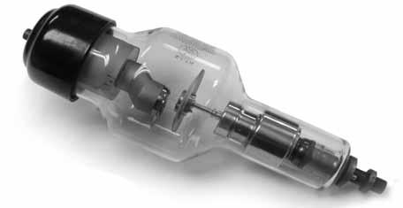 Rys. 7. Lampa z anodą wirującą RT-1-2 firmy General Electric [3] ig. 7. General Electric RT-1-2 rotating anode tube przyspieszającego, co umożliwiłoby z kolei prześwietlanie materiałów o większych grubościach.
