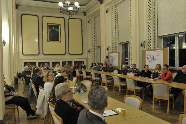 które będą przedmiotem kolejnego seminarium w dniu 08 listopada (budowa metra, transport wodny) [I. Sagan, A. Dulkiewicz, D. Kochanowska].