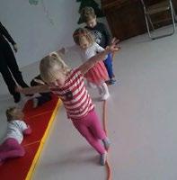 Dzieci i nauczyciele włożyli dużo pracy w przygotowanie występu artystycznego oraz własnoręcznie wykonanych zaproszeń i upominków dla Dziadków.