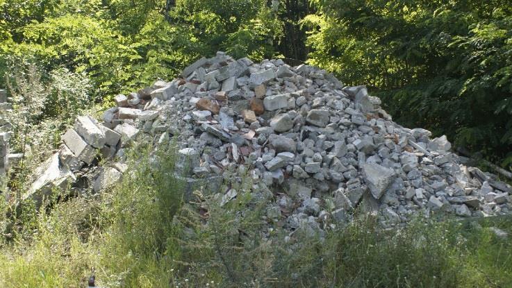 zaniedbanie przestrzeń nieestetyczna, o charakterze tzw.