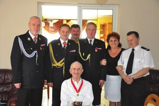 i usuwanie połamanych drzew i konarów z dróg oraz wielokrotne wypompowywanie wody z obiektów użyteczności publicznej (sklep i Ośrodek Zdrowia).