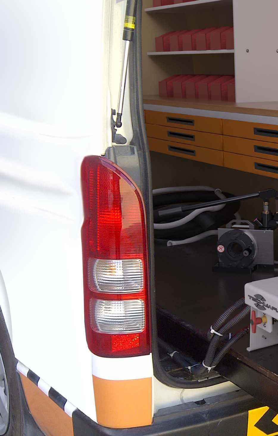 MOBILNY WARSZTAT I SERWIS W TERENIE 12V/24V Kompaktowy i solidny zestaw urządzeń do 2", idealny do napraw w terenie.