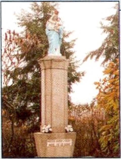 Figura Matki Bożej z Dzieciątkiem 4.