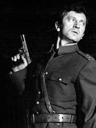 wojny i pokoje xx wiek kadr z filmu Akcja Brutus W 1970 roku powstał film sensacyjny Jerzego Passendorfa Akcja Brutus.