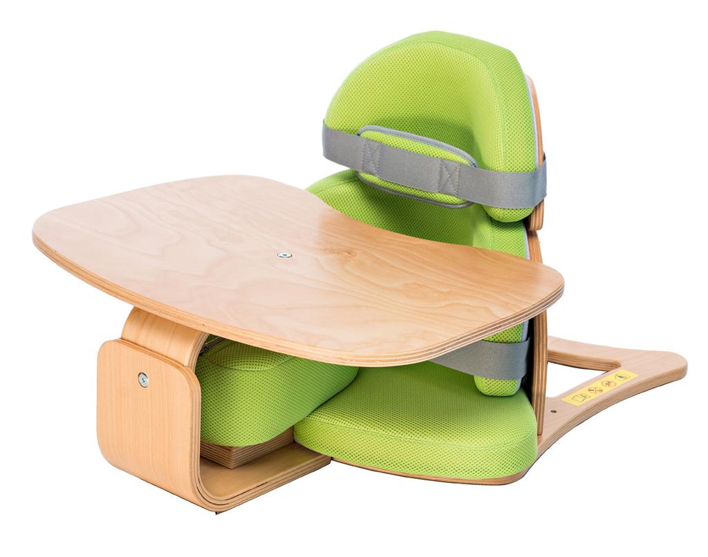 Lekka konstrukcja i małe wymiary pozwalają na łatwe i swobodne przenoszenie fotelika w dowolne miejsce.