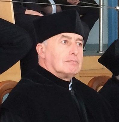 NASZA GMINA 5775/8 (2015) 9 sza propozycja edukacyjna zainteresuje wszystkich, którzy się z tymi relacjami stykają na co dzień w praktyce bądź w pracy naukowej.