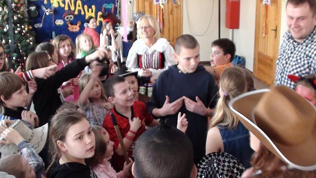 3 KALEJDOSKOP-ilustrowana gazetka młodzieżowa nr 3(107) 1. Nasze sprawy i sprawki. Bal Karnawałowy 23.01.2014 r.