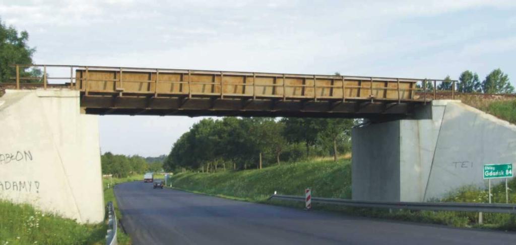 Mosty, drogi i koleje Rys. 1. Widok ogólny wiaduktu od strony Warszawy Rys. 2.