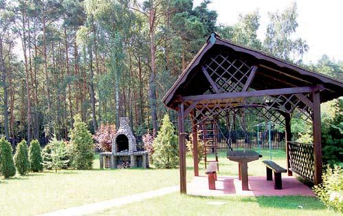 Chociaż zdarzały się obrazy niemiłe dla oka i otoczenia, jak rozrzucone w różnych miejscach śmieci, pozostawione na polu i zarośnięte trawą stare zardzewiałe maszyny rolnicze, czy też brud przed