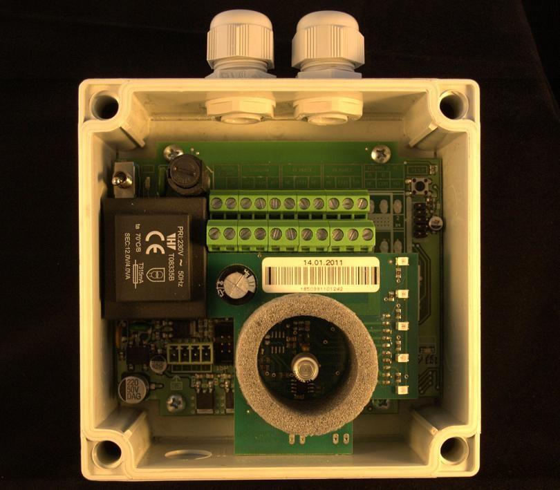 90 sekund wygrzewa czujnik sygnalizuje to pulsująca żółta dioda LED AWARIA.