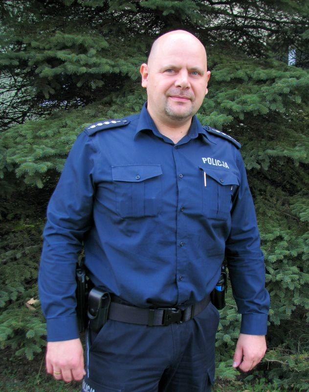 aspirant sztabowy Tyberiusz SKRZYPCZAK 47-220 Kędzierzyn - Koźle ul. Wojska Polskiego 18 pok. 268 tel. (77) 472 46 66 (centrala); 472 46 68 Ulice: Al.