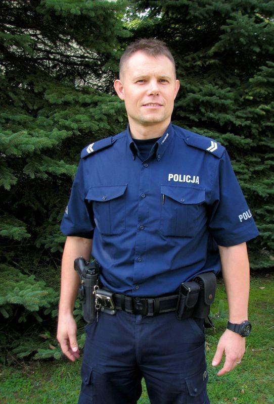 sierżant Rafał MAKUSZ 47-220 Kędzierzyn - Koźle ul. Wojska Polskiego 18 pok. 268 tel. (77) 472 46 66 (centrala); 472 46 68 Ulice: Al.
