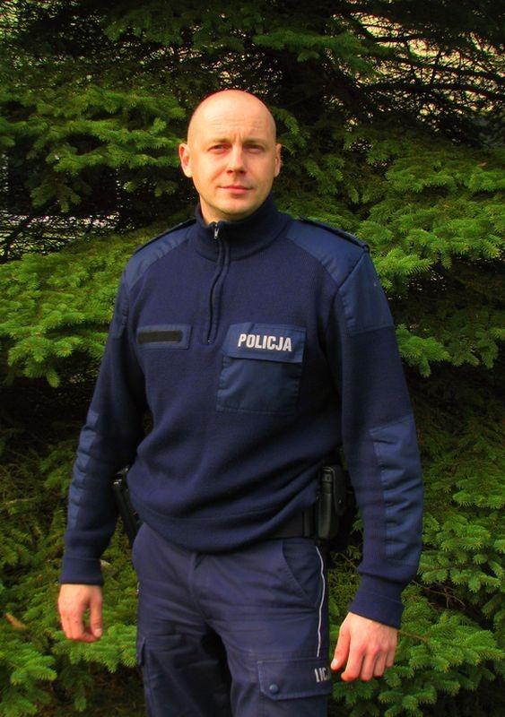 sierżant Daniel Kupiec 47-220 Kędzierzyn - Koźle ul. Wojska Polskiego 18; pok. nr 273 tel.