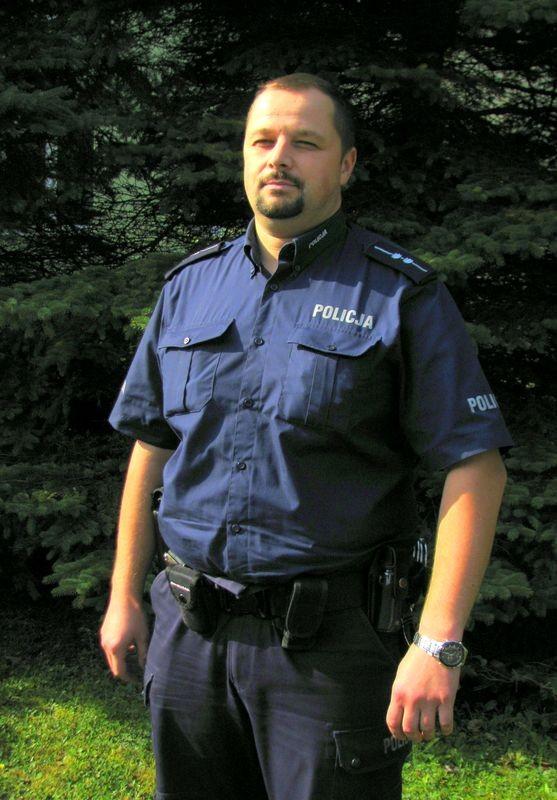młodszy aspirant Andrzej MILER 47-220 Kędzierzyn - Koźle ul. Wojska Polskiego 18; pok. nr 272 tel.