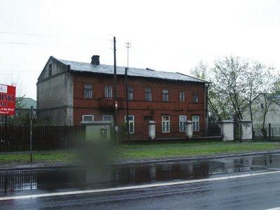 7. ul. Modlińska 289 budynek wpisany do ewidencji zabytków. W opracowanej koncepcji budynek koliduje bezpośrednio z projektowanym nowym chodnikiem. Przeznaczony do wyburzenia.