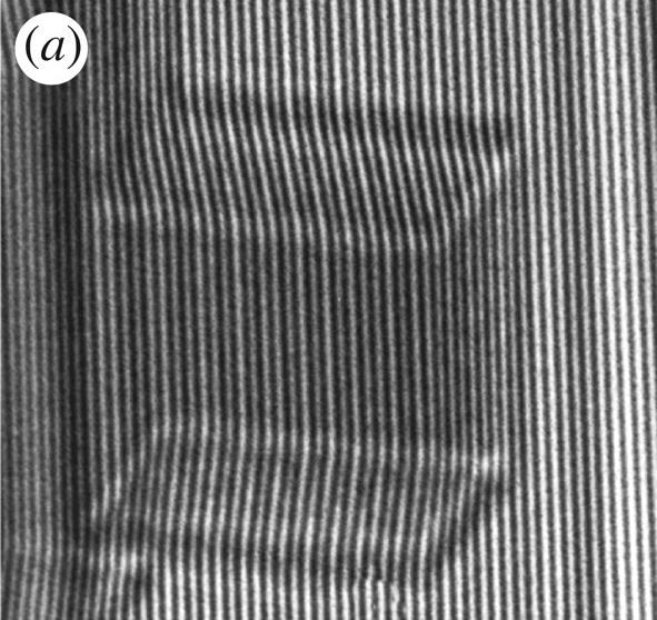 Holografia Elektronowa W układzie interferencyjnym wprowadzamy próbkę, która częściowo przesłania wiązkę elektronów.