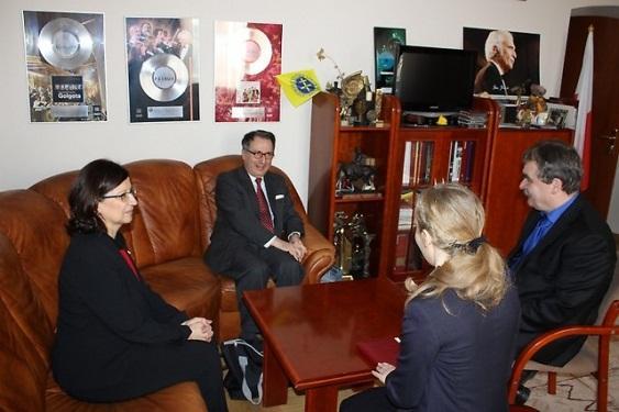 Ambasador Królestwa Belgii w Polsce Raoul Delcorde przebywał z wizytą w Kielcach. W ratuszu, w dniu 28.03.2014 r. dyplomata spotkał się z Prezydentem Kielc, Wojciechem Lubawskim.