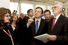 Wydarzenia w 2012 roku EUROPEJSKI SZCZYT REGIONÓW I MIAST Przewodniczący Komisji Europejskiej José Manuel Barroso odwiedził gdyńskie stoisko podczas odbywającego się w Kopenhadze Europejskiego