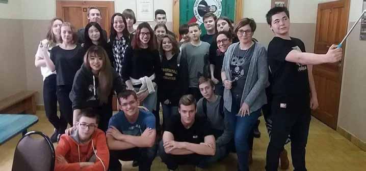 20 Urzędu Miejskiego Urzędu Miejskiego 21 AIESEC w PZS Oborniki Śląskie W dniach od 30 stycznia do 3 lutego 2017 gościliśmy w naszej szkole trzy praktykantki międzynarodowej organizacji AIESEC