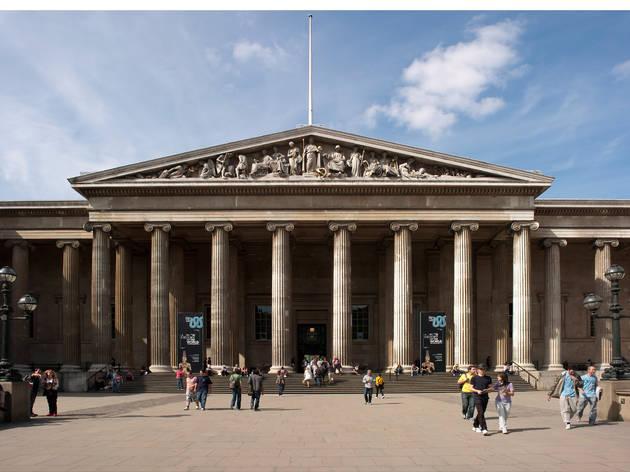 British Museum to najstarsze na świecie muzeum publiczne, założone w XVIII w. Muzeum prezentuje niezliczoną ilość przedmiotów od czasów prehistorycznych aż do dzisiaj.