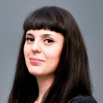KOMENTARZE EKSPERTÓW TRENDY W E-COMMERCE NA 2015 ROK Paulina Szymańska RedCart.pl Wartość rynku e-commerce szacowana jest obecnie na 33 mld zł. Do roku 2020 ma ona wynosić nawet ponad 90 mld zł.