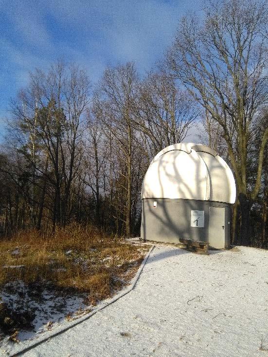 wzniesieniu zwanym Górą Żurawią. Lokalni astronomowie skupili się na rozwijaniu tej placówki. Z czasem dysponowało ono dość dobrymi teleskopami, z których mogli korzystać m.in.