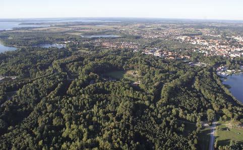 The Prussian military strategists discovered the unique location of Giżycko on an isthmus between lake Niegocin (then Löwentinsee) and lake Kisajno (then Kisainsee), which created an opportunity for