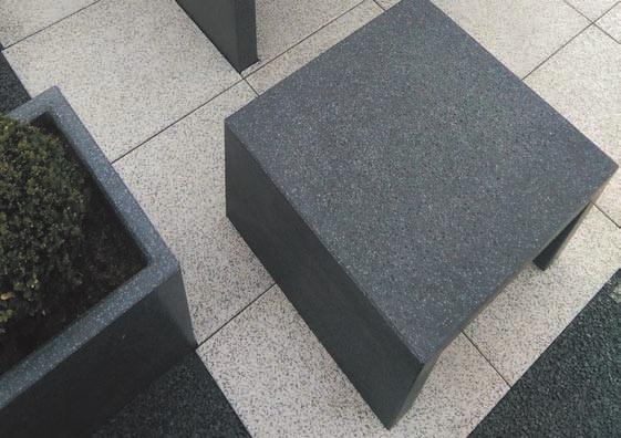 290 kg (1/4 okręgu), wzór 7032, 7233 BELLO szlifowana i piaskowana, Donica NAVE (50cm x 50cm x 50cm) waga 140 kg, wzór 7430,7438,7032 PRATO (szlifowana i piaskowana), BELLO (szlifowana), BETON