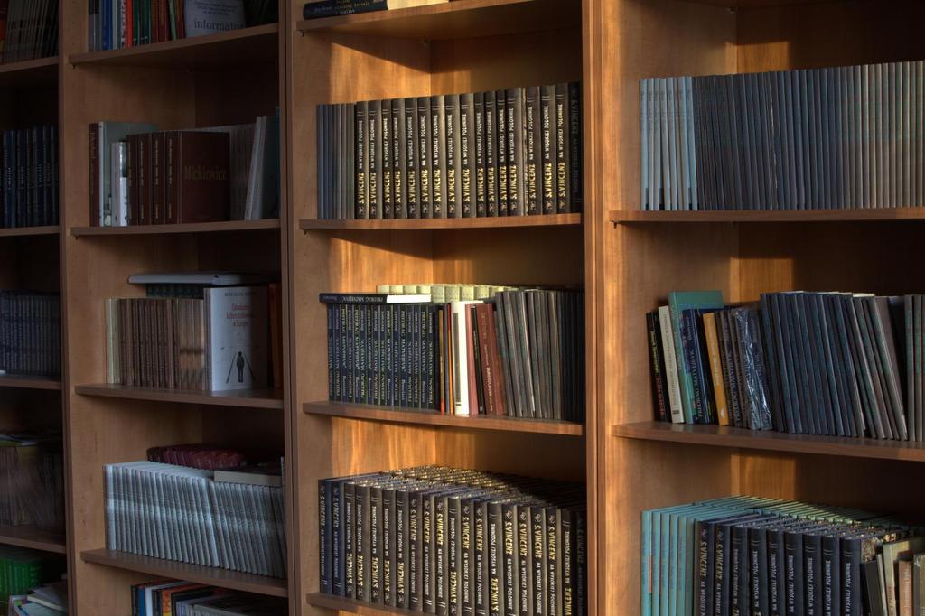 2010 Rozpoczynają się pierwsze wdrożenia systemu MAK+ Rok po rozpoczęciu prac nad systemem, zespół MAK+ z Instytutu Książki rozpoczyna pierwsze wdrożenia systemu bibliotecznego.