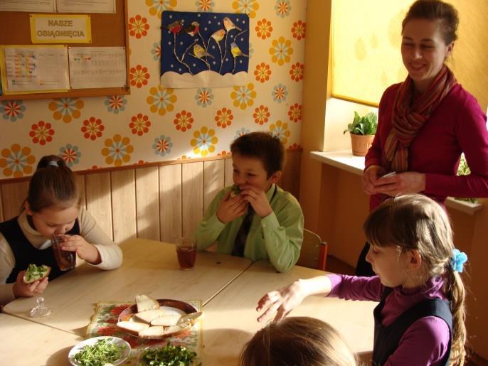 2 PRADINUKŲ DŽIAUGSMAI 2.1 Lekcja zdrowego żywienia w klasie 2 Być zdrowym i silnym marzenie wielu ludzi.