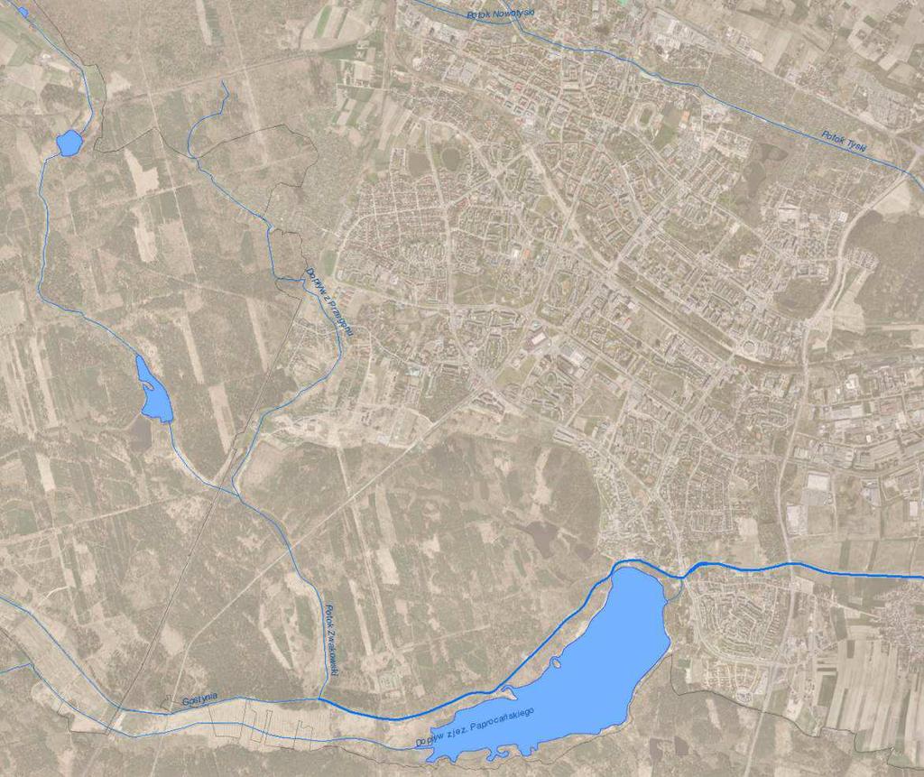 Według informacji mapowych RZGW w Gliwicach, analizowane tereny należą do regionu wodnego Małej Wisły (według rozporządzenia Rady Ministrów z dnia 27 czerwca 2006 roku w sprawie przebiegu granic