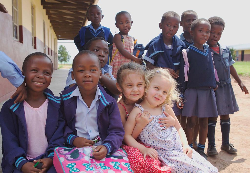 spotkanie z rówieśnikami DZIEŃ 14 JOHANNESBURG WATERBERG JOHANNESBURG WYLOT DO DOMU Śniadanie i wyjście