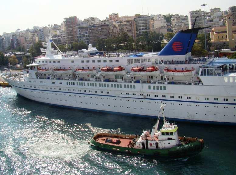 3. Wyspy Mykonos, Patmos i Kos 30 września 2011 roku wypłynęliśmy statkiem wycieczkowym z portu w Pireusie na Morze Egejskie.