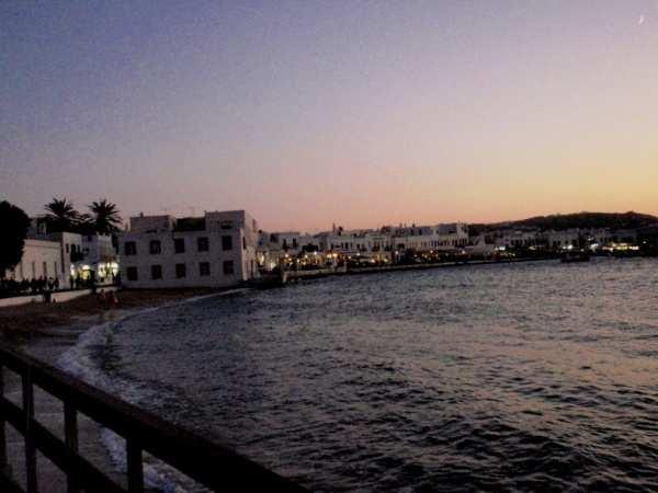 Mýkonos (Μύκονος) to wyspa na Morzu Egejskim, należąca do archipelagu Cyklady, położona między wyspami Tinos, Siros, Naksos oraz