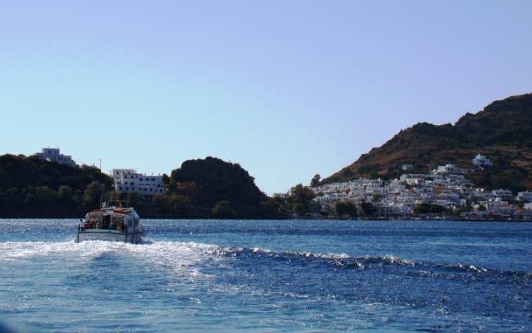 twierdzą symbolem miasta Kusadasi. Kusadasi ma bogatą historię, przewijają się przez nią między innymi weneccy i genueńscy kupcy, którzy nazwali to miejsce Scala Nuova.