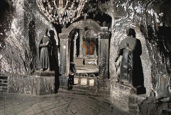 41. Sesja Komitetu Światowego Dziedzictwa UNESCO w Krakowie UNESCO w Krakowie 2-12 lipca 2017 ICE Kraków Congress Centre Wieliczka Kopalnia soli Archiwum Wieliczka UNESCO Trwają coraz bardziej