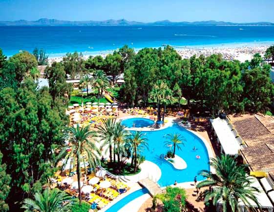 Hiszpania majorka 69 Aparthotel Iberostar Ciudad Blanca nnnn Zatoka Alcudia Rodziny z dziećmi docenią szczególnie urlop w tym komfortowym ośrodku apartamentowym, bezpośrednio przy plaży.