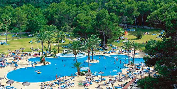 56 Hiszpania majorka Hotel Exagon Park nnnn Ca n Picafort Spokojny hotel z rodzinną atmosferą, cieszący się dużą ilością stałych gości. Położenie: na skraju miejscowości i lasku piniowego.