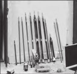 Transformacja doliny dolnej Nidzicy w holocenie Fot. 2. Próbniki rdzeniowe wiertni spalinowo udarowej (wyk. H. Hajdukiewicz) Photo 2. Core probes of the diesel hammer drill (by H.