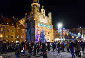 Świąteczne drzewka stoją również na pięciu miejskich placach. Iluminacje ozdabiają niektóre wrocławskie fontanny np. na placu Gołębim, placu Orląt Lwowskich i placu Jana Pawła II.