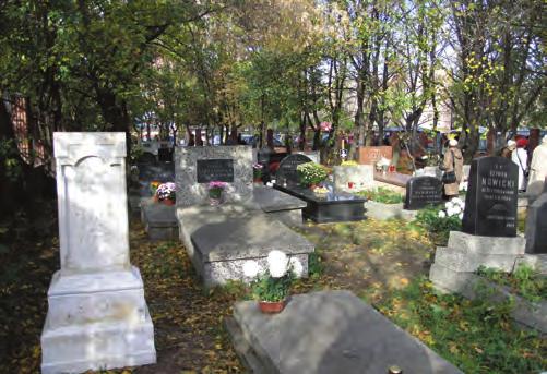 Wa r s z a w y o dotację na kolejny etap prac konserwatorskich przy starych nagrobkach na Cmentarzu Karaimskim.