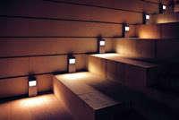 Poradnik instalacja schodowa z równoległym połączeniem lamp v1.0 Drugim źródłem światła stosowanym do oświetlenia schodów są specjalne oprawy schodowe.