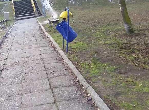 Malowanie siedzisk istniejących ławek Ł1-7 szt.