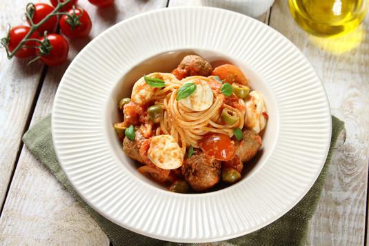 Spaghetti z klopsikami 20 minut 6 osób Łatwe mięso mielone np.